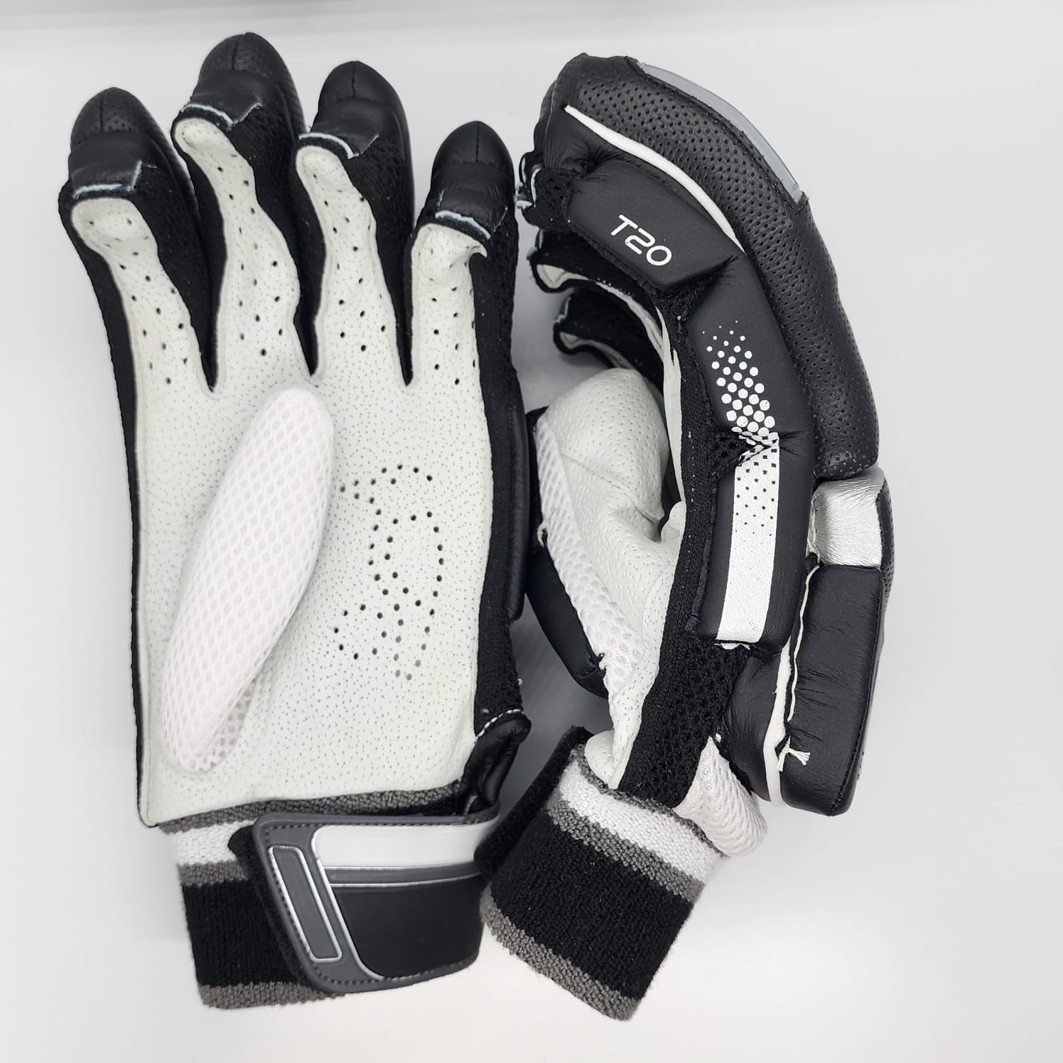 Kookaburra Pro Cricket Batting Gloves, Men Size Half White-Black - For Right Hand Players