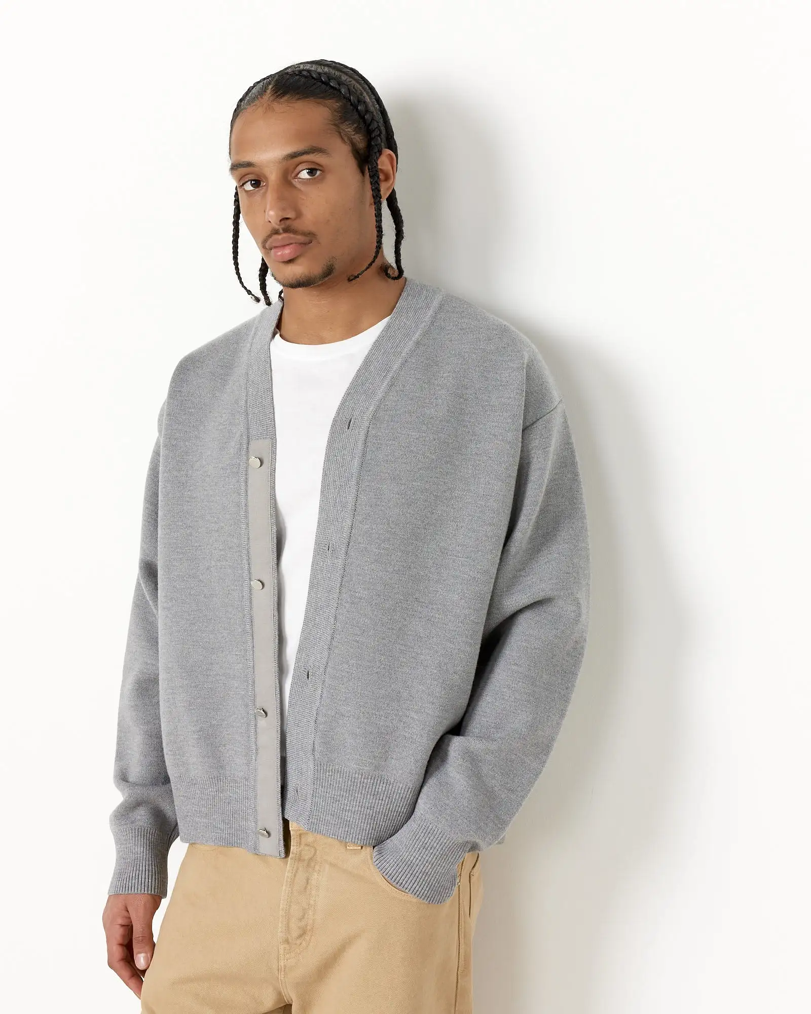 Le Boutonne Cardigan in Grey