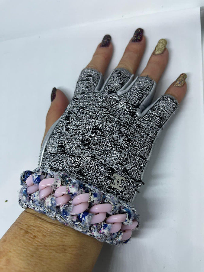 Rare Chanel 2014 14P tweed metallic silver pink chain Fingerless Gloves size 7.5