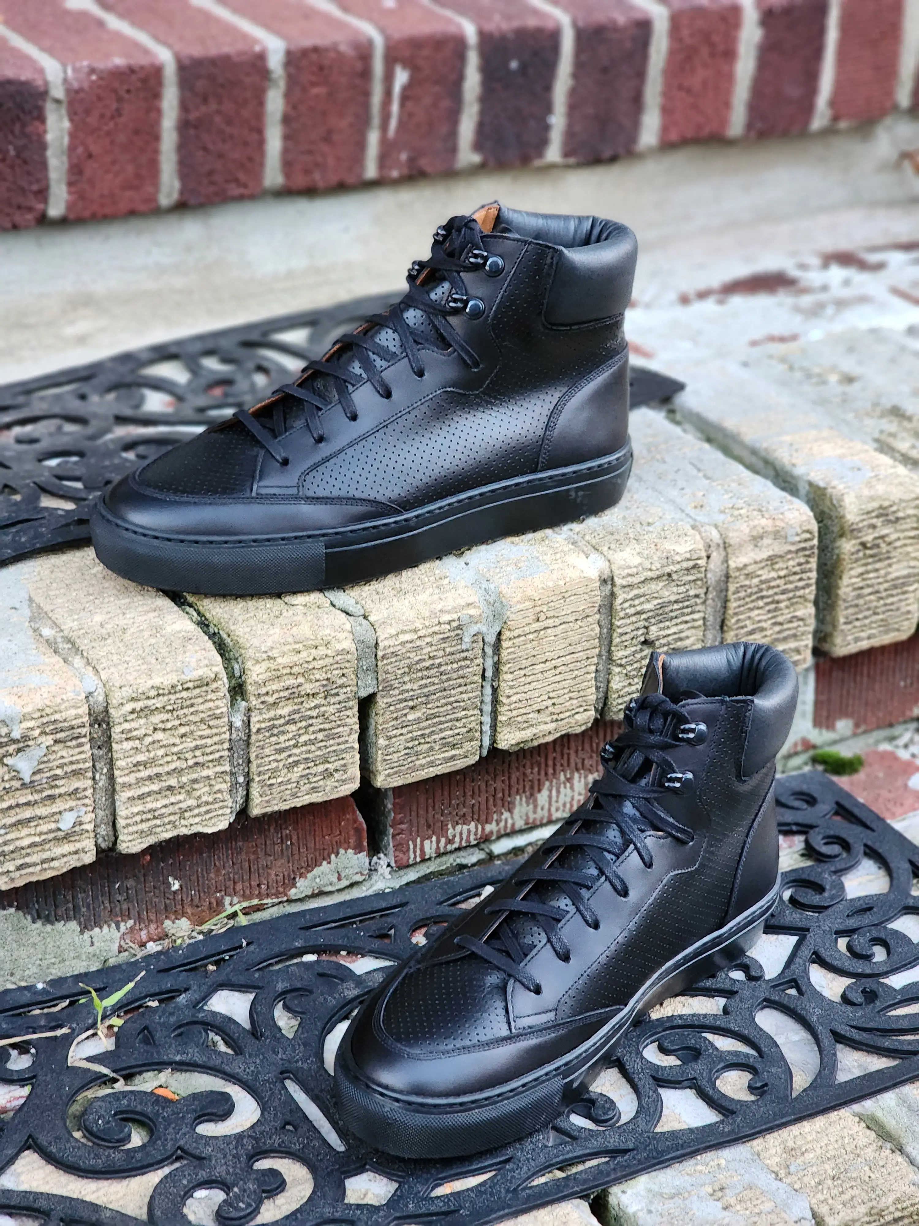 Richland - Perforated Black Calf