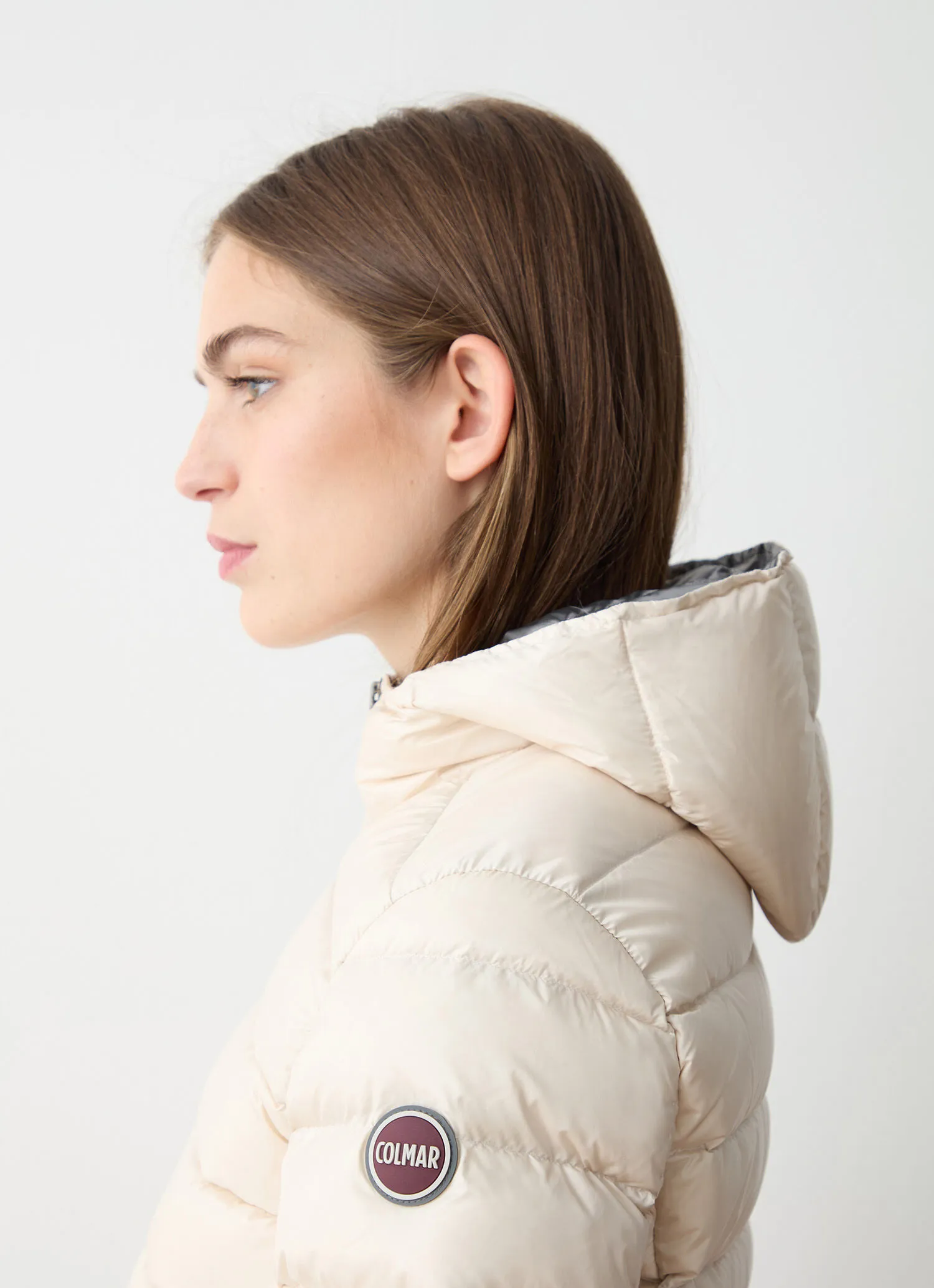 Short down jacket with attached hood-